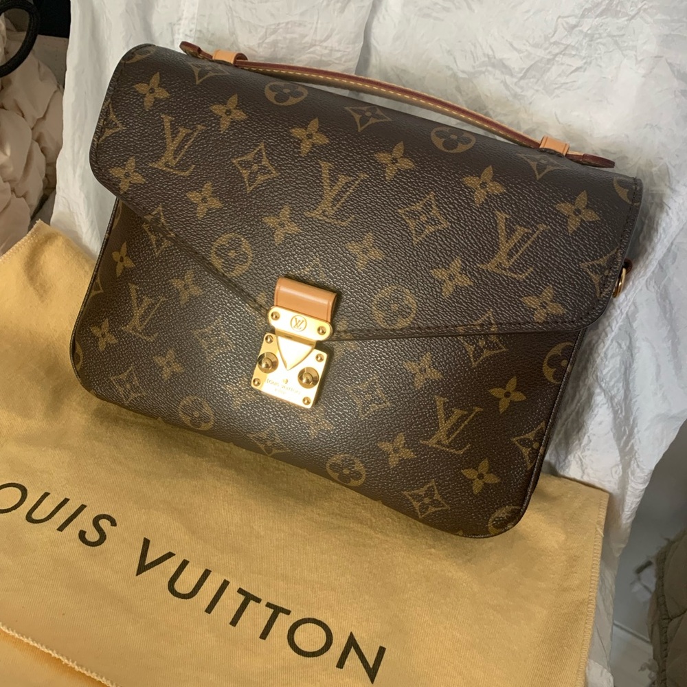 Authentic Louis Vuitton Pochette Métis